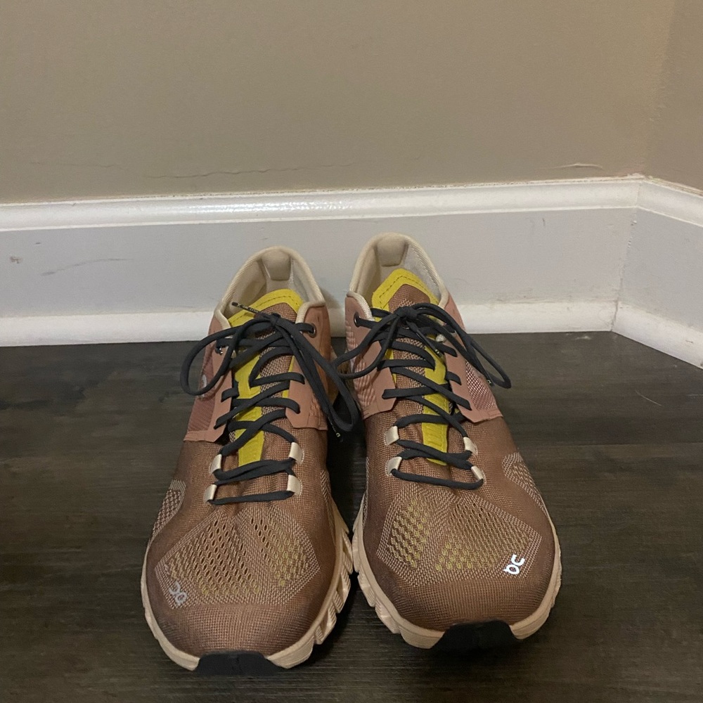 New on cloud womens size 11